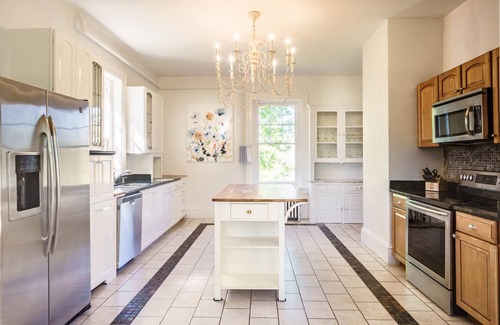 Blue Ridge Casa | Bluemont Belle is settled on a Historic Equestrian VA Estate