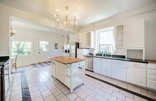 Blue Ridge Casa | Bluemont Belle is settled on a Historic Equestrian VA Estate