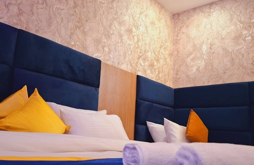 Faizabad Hotel | BlueNeck Ayodhya-Near ShriRam Mandir
