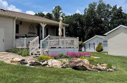 Fancy Gap Casa | BlueRidge Pkwy cozy pet friendly home w/fenced yard, lovely views from decks