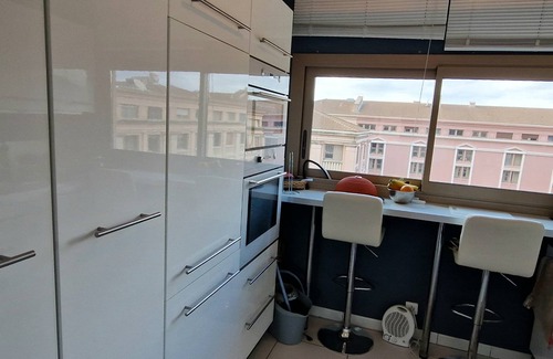 Est Apartamento | "BlueSky" air-conditioning-wi-fi garage- 5m from town center.