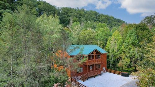 Gatlinburg - Pigeon Forge Casa | Bluestem Bluebell by AvantStay Incredible Views w Large Balcony Indoor Pool