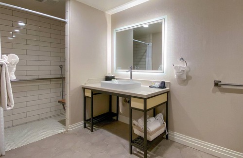 Southeast Torrance Hotel | Bluestem Hotel Torrance Los Angeles, Ascend Hotel Collection