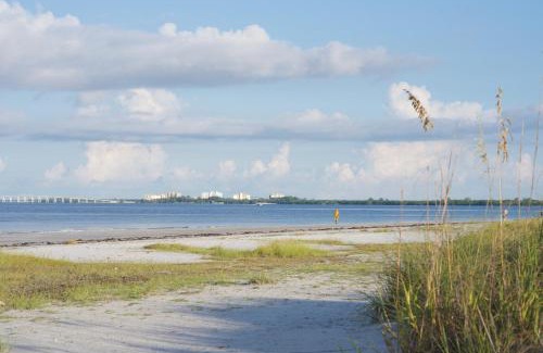 Fort Myers Beach Casa | Bluewaters Beach House by Sun Palace Vacations