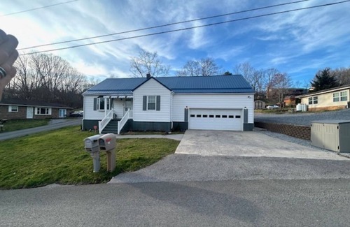 Bluewell Casa | Bluewell Trail Retreat