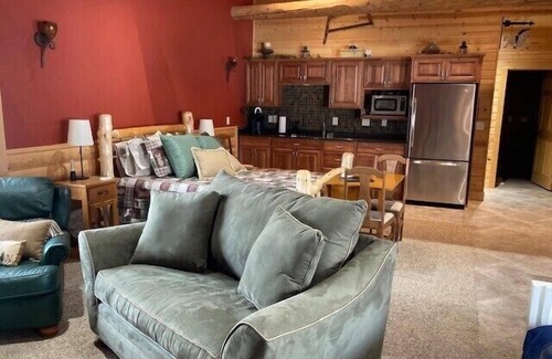 Peterson Casa | Bluff Country Retreat - Bunk House - near Lanesboro & the Root River Bike Trail