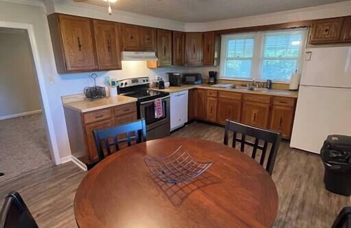 Seymour Casa | Bluff Valley Cottage: Pet-Friendly