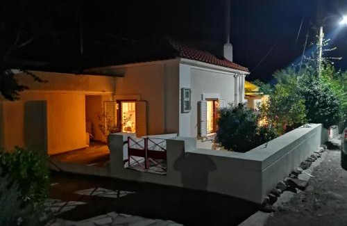 Dorida Casa | Blumenhaus (Spiti Louloudia)