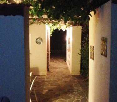 Dorida Casa | Blumenhaus (Spiti Louloudia)