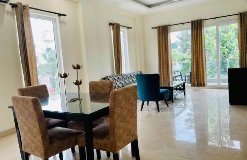 DLF City Apartamento | BluO 1BHK - DLF CyberCity, MG Road - Balcony, Lift