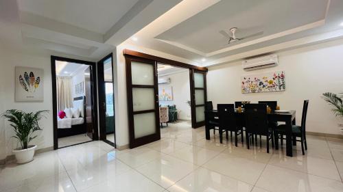 Sector 39 Apartamento | BluO 3BHK Golf Course Road - Balcony, Lift, Terrace