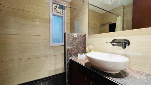 Sector 39 Apartamento | BluO 3BHK Golf Course Road - Balcony, Lift, Terrace