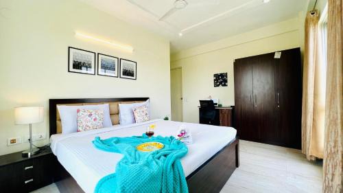 New Town Apartamento | BluO Lake Facing 1BHK NewTown, Terrace Garden, Gym