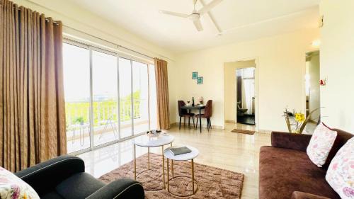 New Town Apartamento | BluO Lake View 1BHK New Town - Terrace Garden, Gym