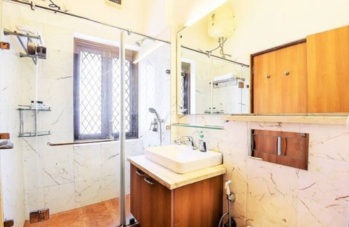 Defence Colony Apartamento | BluO Modern 1BHK - Defence Colony