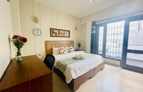 Sushant Lok Apartamento | BluO Modern Studio DLF Galleria Market