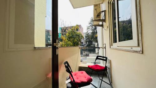 DLF City Apartamento | BluO Studio DLF CyberCity - Kitchen, Balcony, Lift