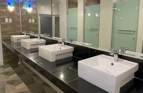 Mactan Export Processing Zone Hotel | BMAX SPACEPODS