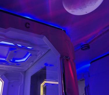 Mactan Export Processing Zone Hotel | BMAX SPACEPODS sleep in space - 4mins from Mactan Airport