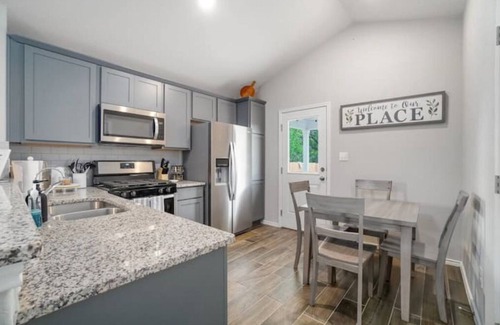 Heritage Casa | BMT Cozy Lackland AFB Casita inside 1604 Sea World