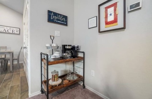 Heritage Casa | BMT Cozy Lackland AFB Casita inside 1604 Sea World
