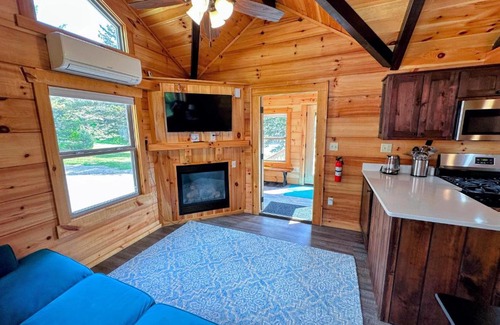 Twin Mountain Casa | BMV8 Tiny Home Topline
