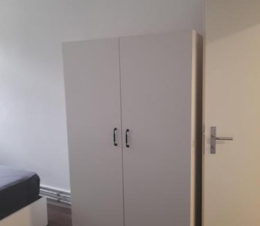 Wohlen Cama Y Desayuno | BnB 2 Room sleep 3 - 1x Queensize-Double Bed 1x Single Bed
