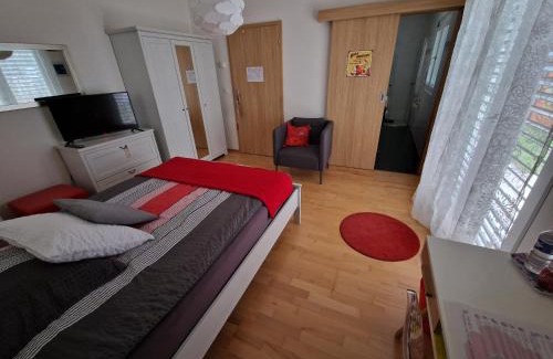Mies Cama Y Desayuno | BnB "Les Coquelicots"