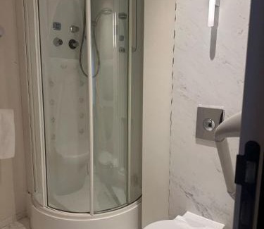 Nieuw-Vennep Cama Y Desayuno | BNB Schiphol Airport