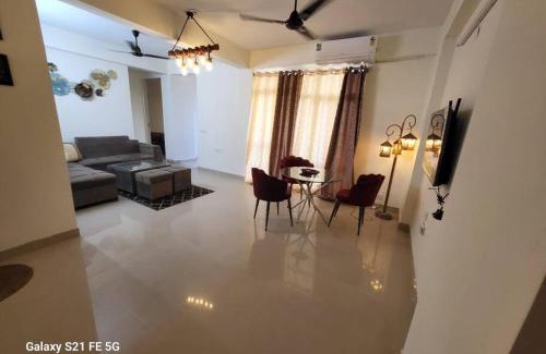 Gurugram Apartamento | BnBBuddy Modern Party Apt in Gurgaon