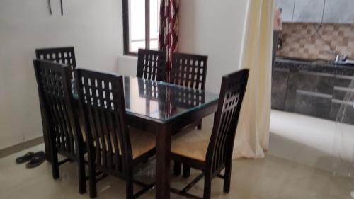 Lucknow Apartamento | BnBBuddy's Tranquil Nest # 2bhk Lucknow