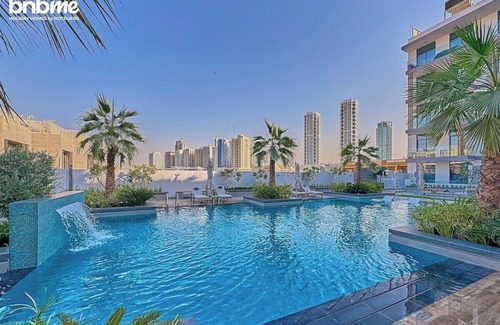 Jumeirah Village Circle Apartamento | bnbme | Luxury Apt with Jacuzzi | JVC | Near Circle Mall