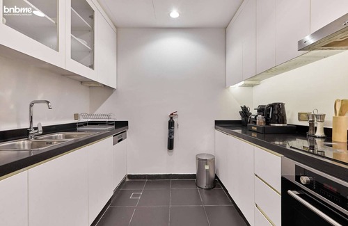 Al Olaya District Apartamento | bnbme | Luxury Damac Apt near Kingdom Tower | Pool & Gym