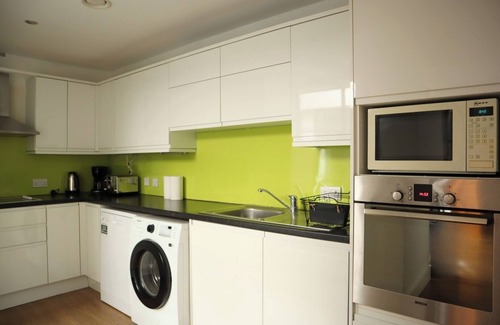 The City of London Apartamento | BnBNook - 2BR with Patio - Covent Garden and Strand