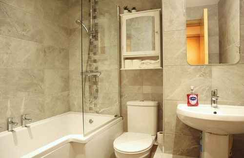 The City of London Apartamento | BnBNook - 2BR with Patio - Covent Garden and Strand