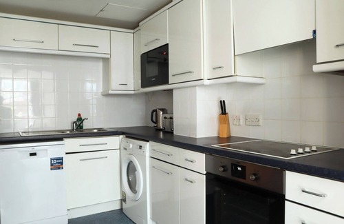 The City of London Apartamento | BnBNook - Central 2BR with Balcony - Soho and Strand