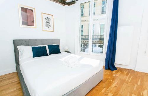 Paris City Center Apartamento | BnBNova - 1BR - Le Louvre & Rivoli