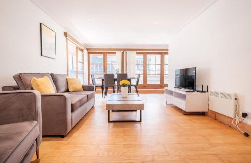 The City of London Apartamento | BnBNova - 2BR Penthouse with Terrace - Heart of Holborn