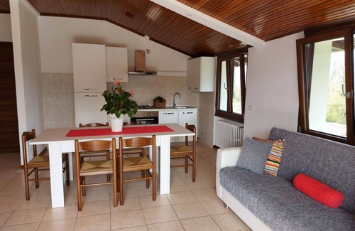 Travedona-Monate Apartamento | Bnbook Casa Dei Peschi 3- Lago di Monate