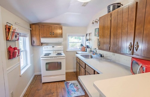 Red Mill Pond Cabaña | BnB’s Dog-Friendly Cottage