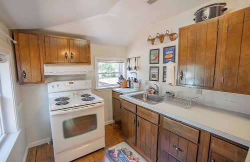 Red Mill Pond Cabaña | BnB’s Dog-Friendly Cottage
