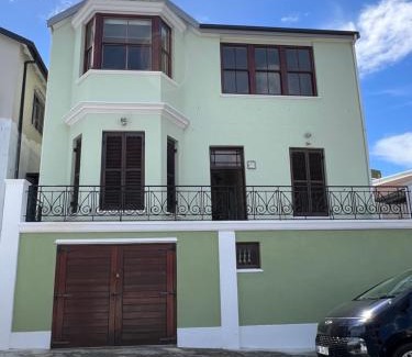 Bo'Kaap Casa | Bo-Kaap hidden gem with Hot Tub