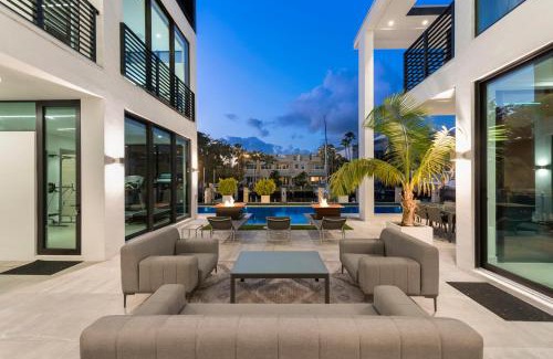 Coral Ridge Casa | Boardwalk Mansion