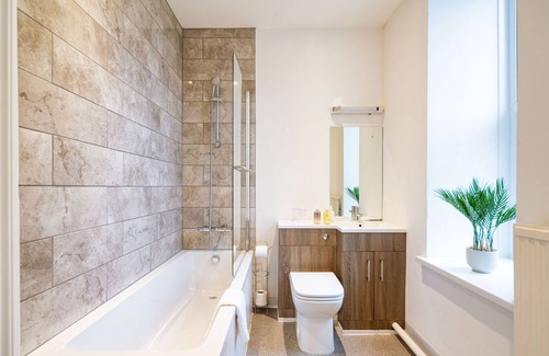 Carmarthen Hotel | Boars Head Hotel