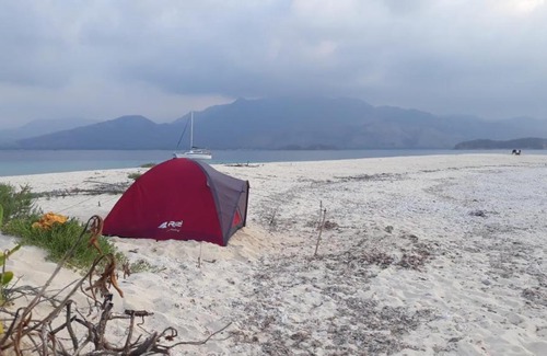 Riung Otro | Boat & Camping Tour 17 Island Riung