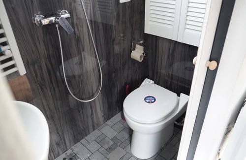 Saint-Quentin Alquiler De Eote | Boat "Comfortable sur l'Eau - S Q" with Private Terrace