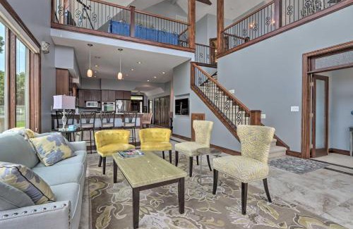 Kaiser Casa | Boat Dock and Kayaks Luxury Lake of the Ozarks Home