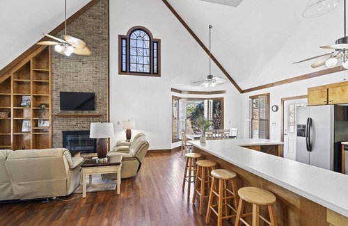 Ninety Six Casa | Boat Drinks: Updated home in great neighborhood on Greenwood side
