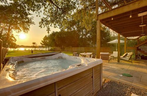 Blue Bell Estates Casa | Boat, Fish and Swim Lake Conroe Home with Hot Tub!