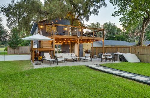 Blue Bell Estates Casa | Boat, Fish and Swim Lake Conroe Home with Hot Tub!